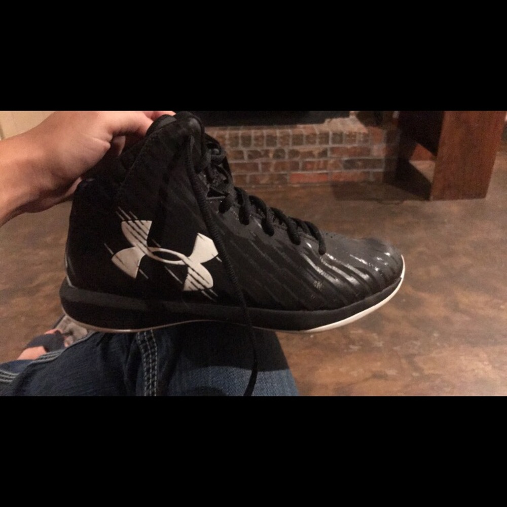Basket ball Shoes 7 Y